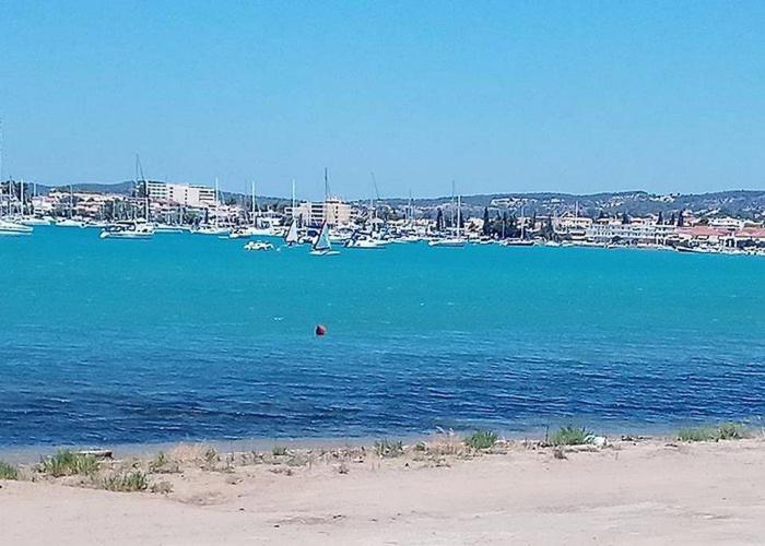 Artemis Bay Apartments Near Sea And Airport מראה חיצוני תמונה